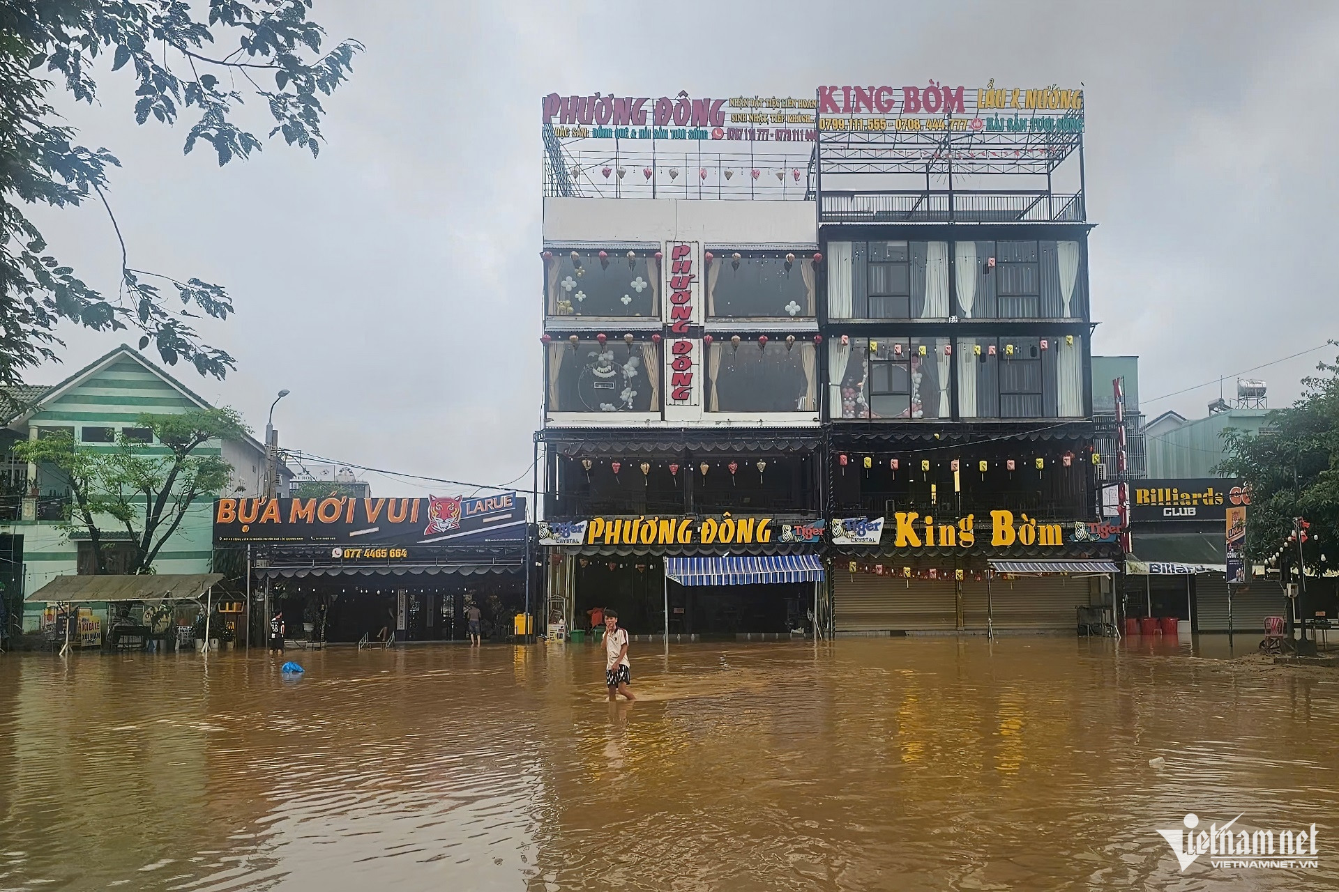 W-z7232622489247_8f756dcb3d9b7c830683fbf4ff4f127f lines scale 4_00x gigapixel.jpg