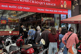 xep hang mua vang.jpg