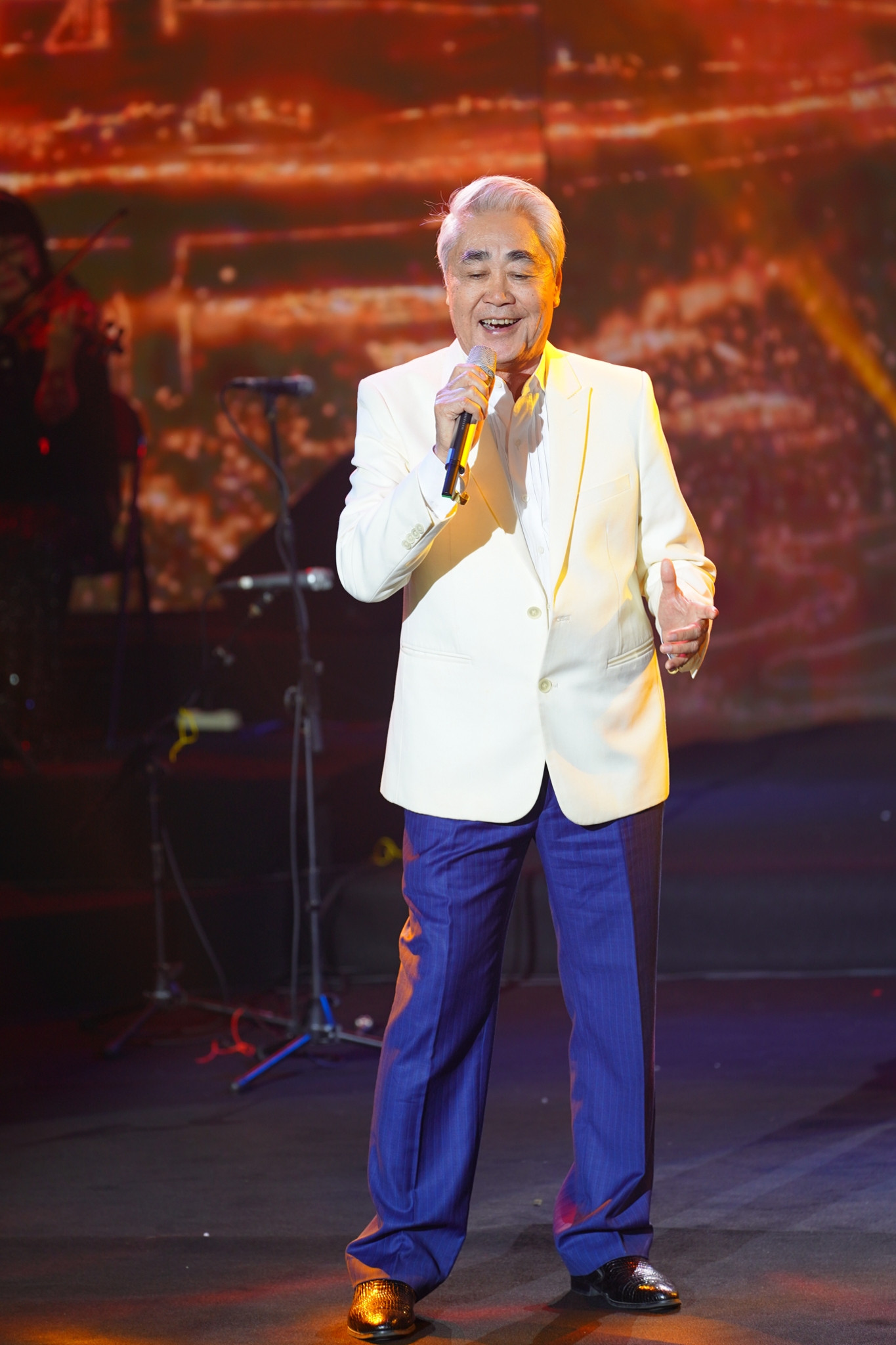 Đêm nhạc tri ân GS Trung Kiên