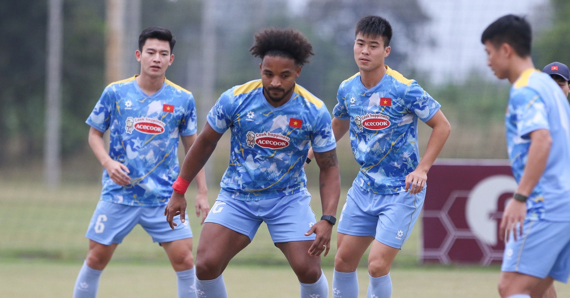 Lịch thi đấu bóng đá hôm nay 19/11: ĐT Việt Nam...