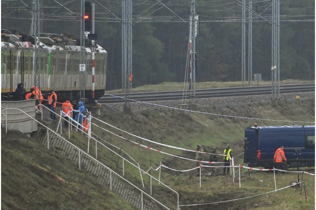 Ba Lan cáo buộc Nga đứng sau các vụ phá hoại đường sắt