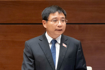 Bộ trưởng Tài chính: Sẽ có quy định hạn chế nhân viên ngân hàng ép khách mua bảo hiểm