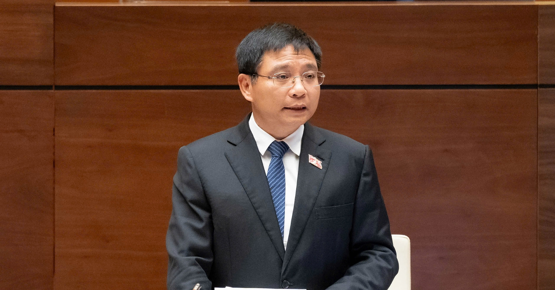 Bộ trưởng Tài chính: Sẽ có quy định hạn chế nhân viên ngân hàng ép khách mua bảo hiểm