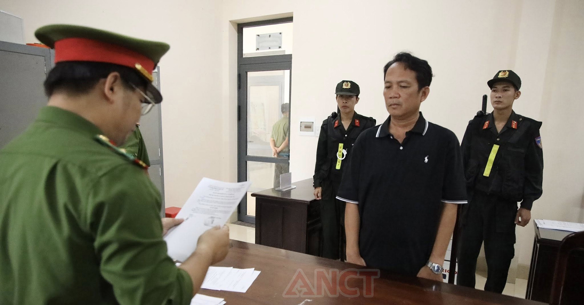 Cần Thơ bắt giam 3 cán bộ thú y vụ heo nhiễm dịch 'lọt ra chợ'