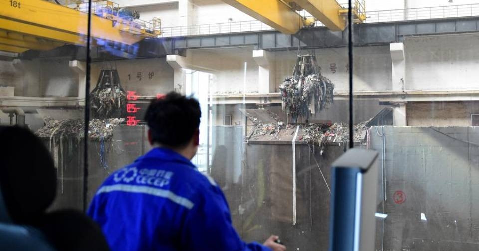 Cơ quan vệ sinh cấp huyện ở Trung Quốc tuyển giám sát rác, yêu cầu bằng tiến sĩ