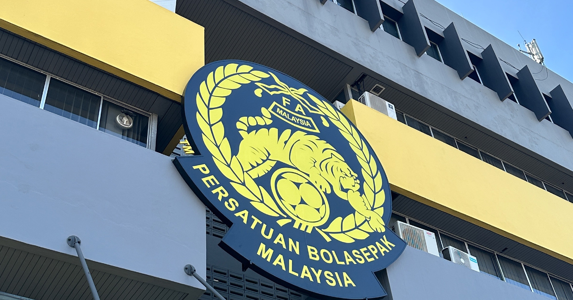 FIFA chính thức điều tra bê bối bóng đá Malaysia