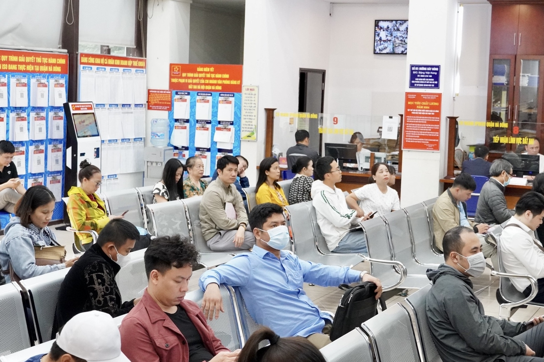 Hàng trăm độc giả tranh cãi việc chuyển thủ tục đất đai về cấp tỉnh hay cấp xã