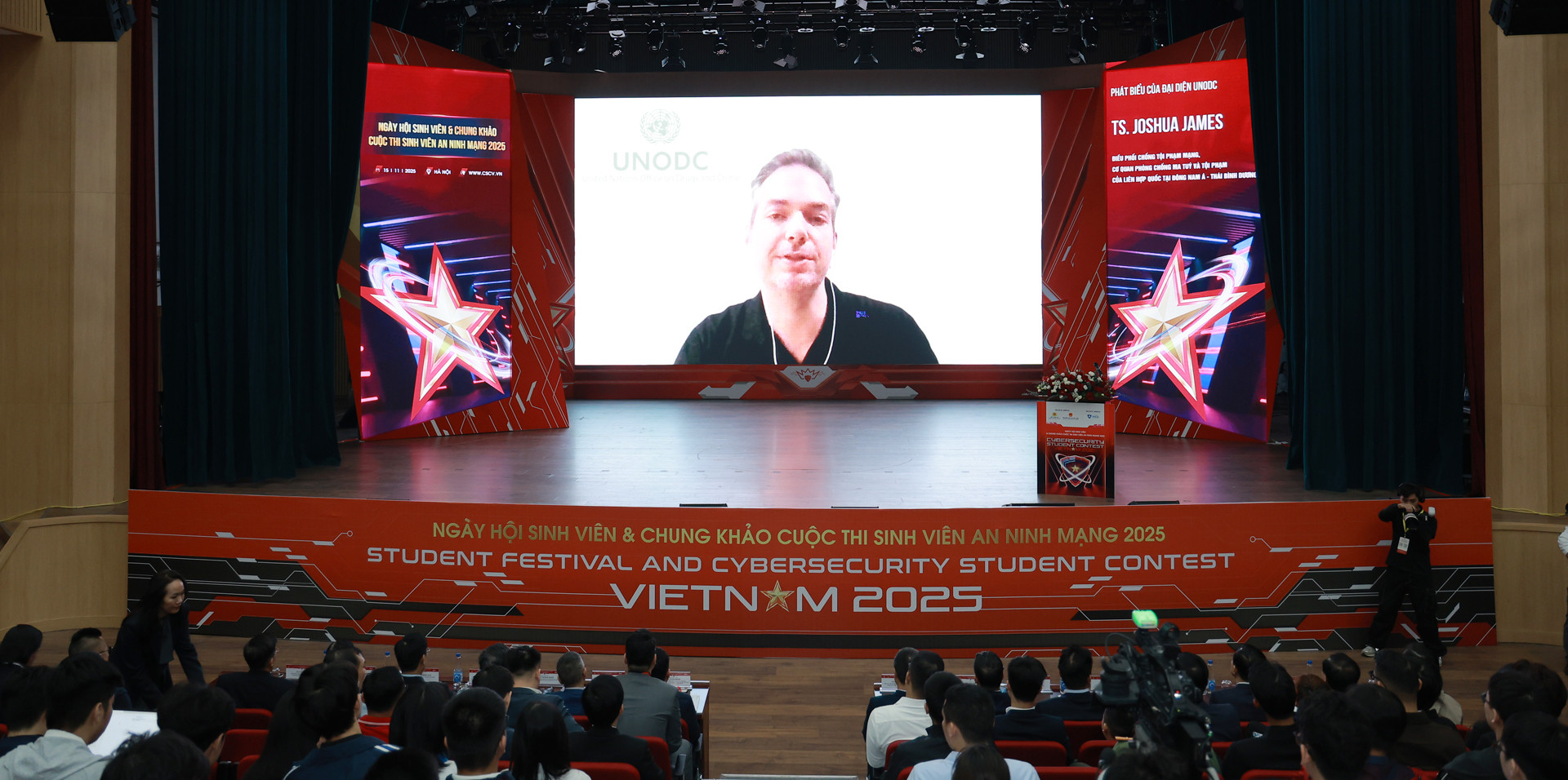 lanh dao an ninh mang 01.JPG