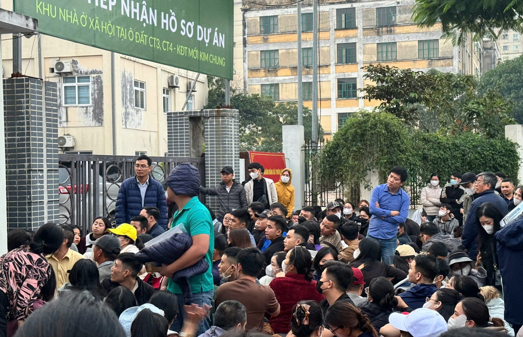 ‘Ma trận’ cò mồi nhà ở xã hội: Rao chênh hàng trăm triệu, ăn theo cả nộp online