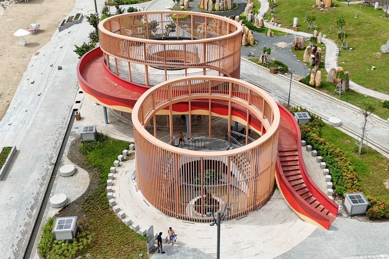 Ngỡ ngàng với loạt trạm dịch vụ công cộng 'cực xịn' ở Bãi Sau Vũng Tàu