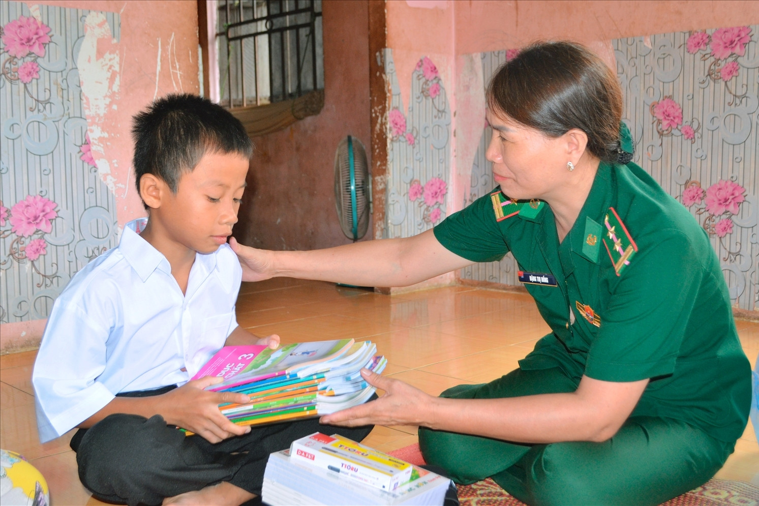 Giữa đại ngàn Tây Nguyên, người lính biên phòng chắp cánh ước mơ trẻ nhỏ