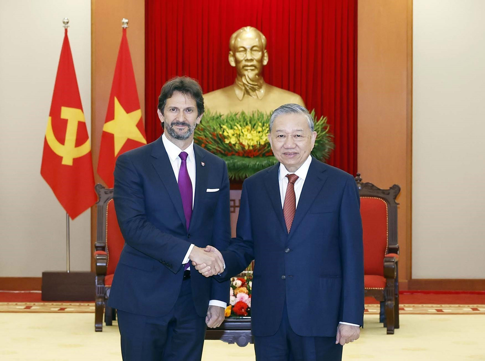 vnapotaltongbithutiepphothutuongbotruongquocphongslovakia8416536 176346691343219185450.jpg