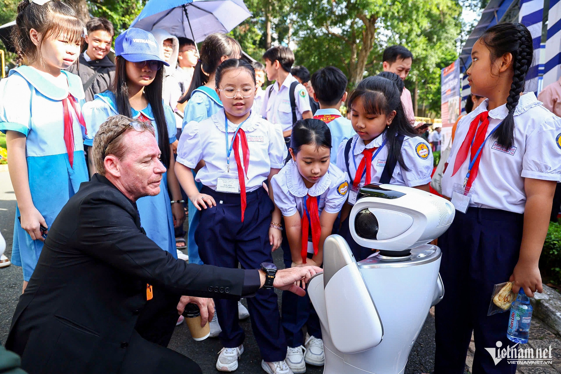 W-giao dục TPHCM 7.jpg