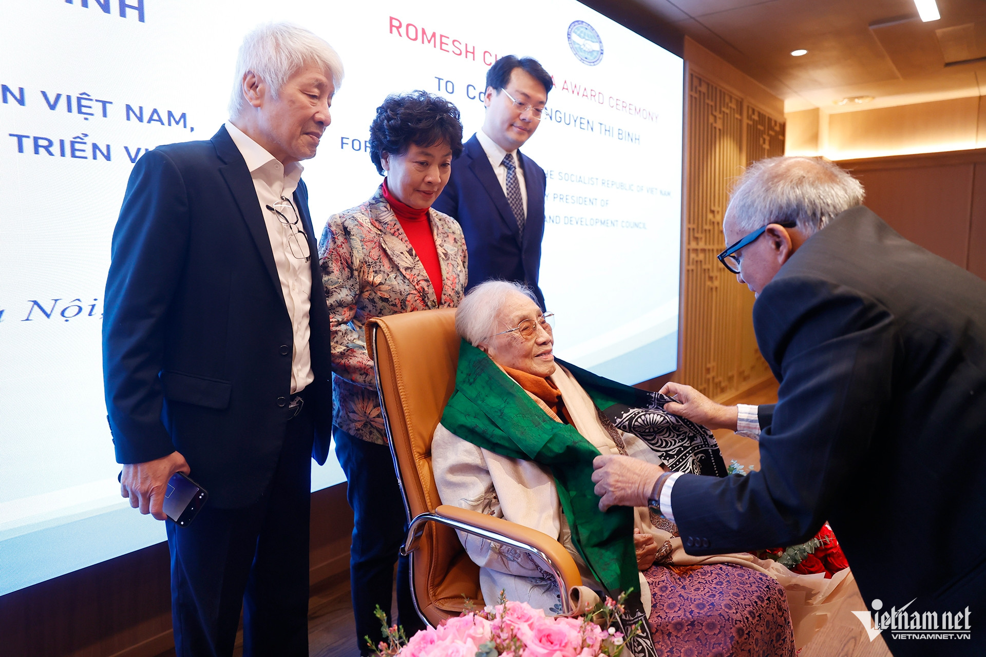 W-Nguyen Thi Binh _8855.jpg