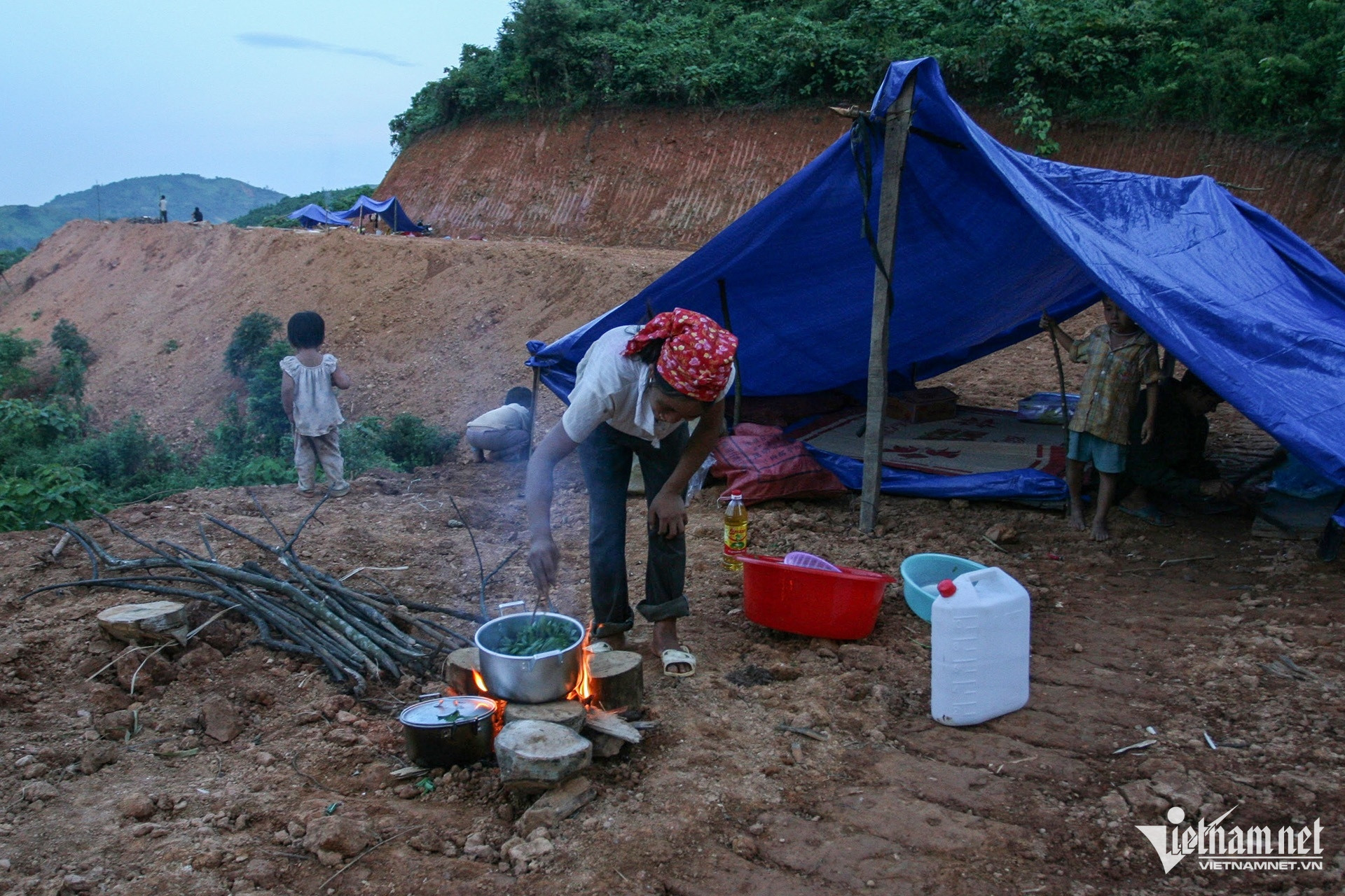 W-trao yêu thương đón tết ấm 2.jpg