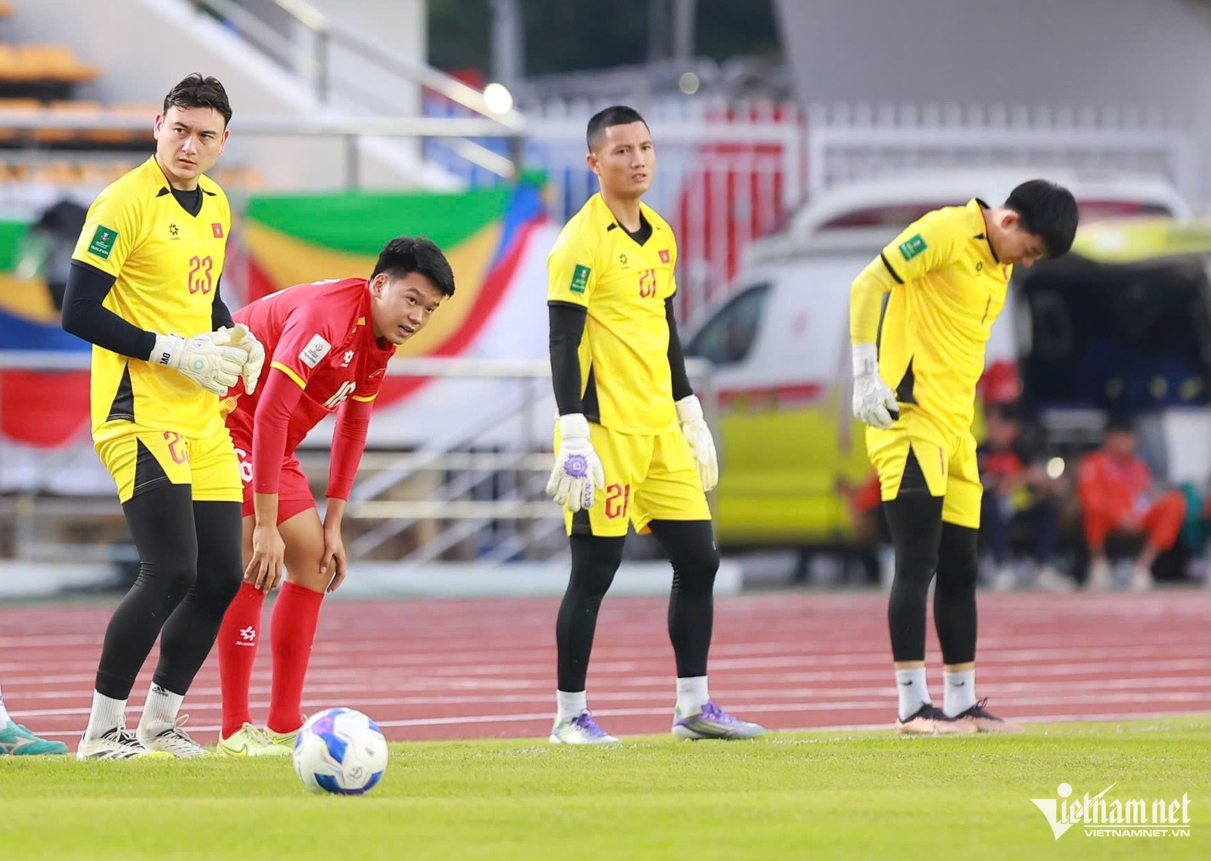 Tuyển Việt Nam tổng duyệt đấu Lào, Xuân Son sẵn sàng ghi bàn W-tuyen viet nam 5.jpg