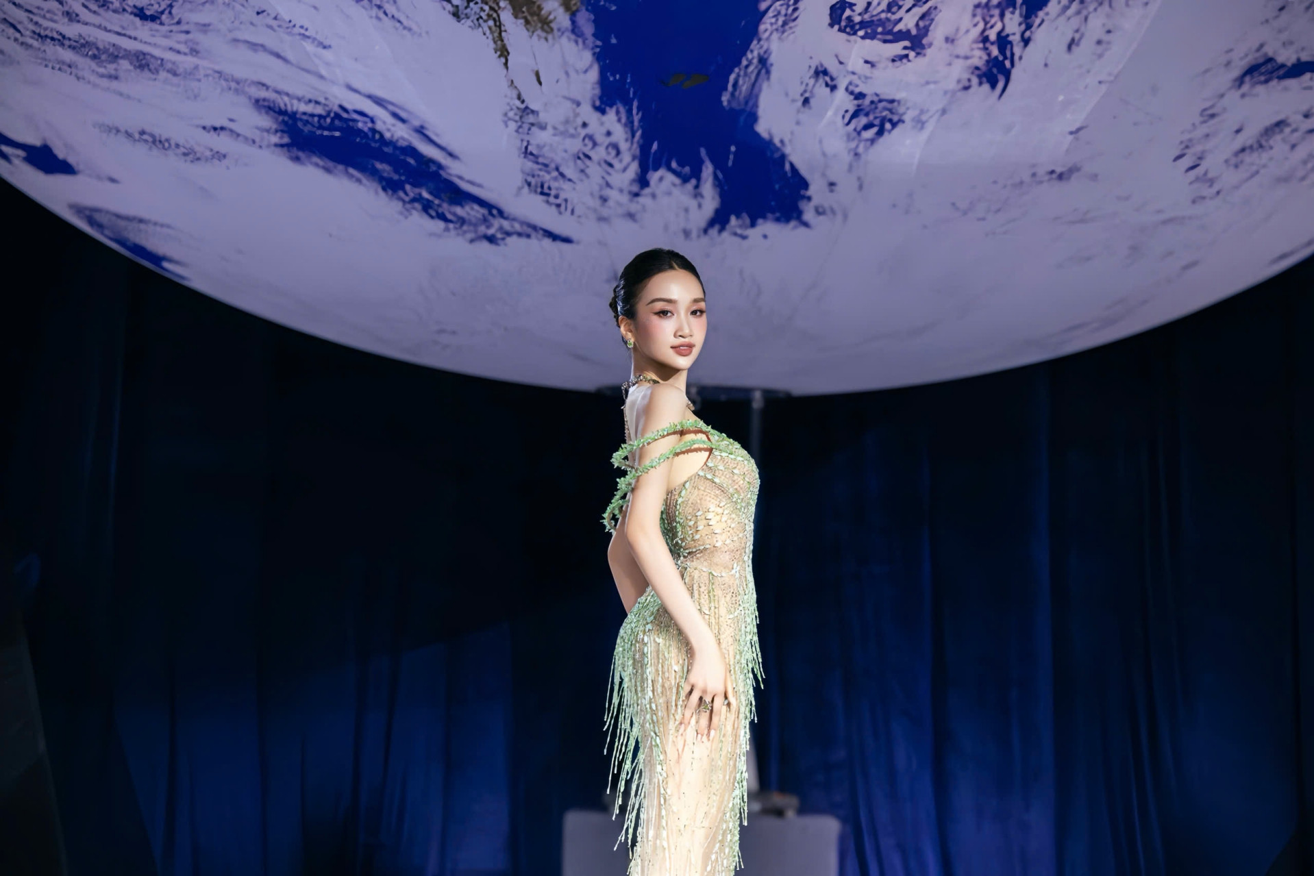 batch_Trà Giang diễn thời trang 2.jpg