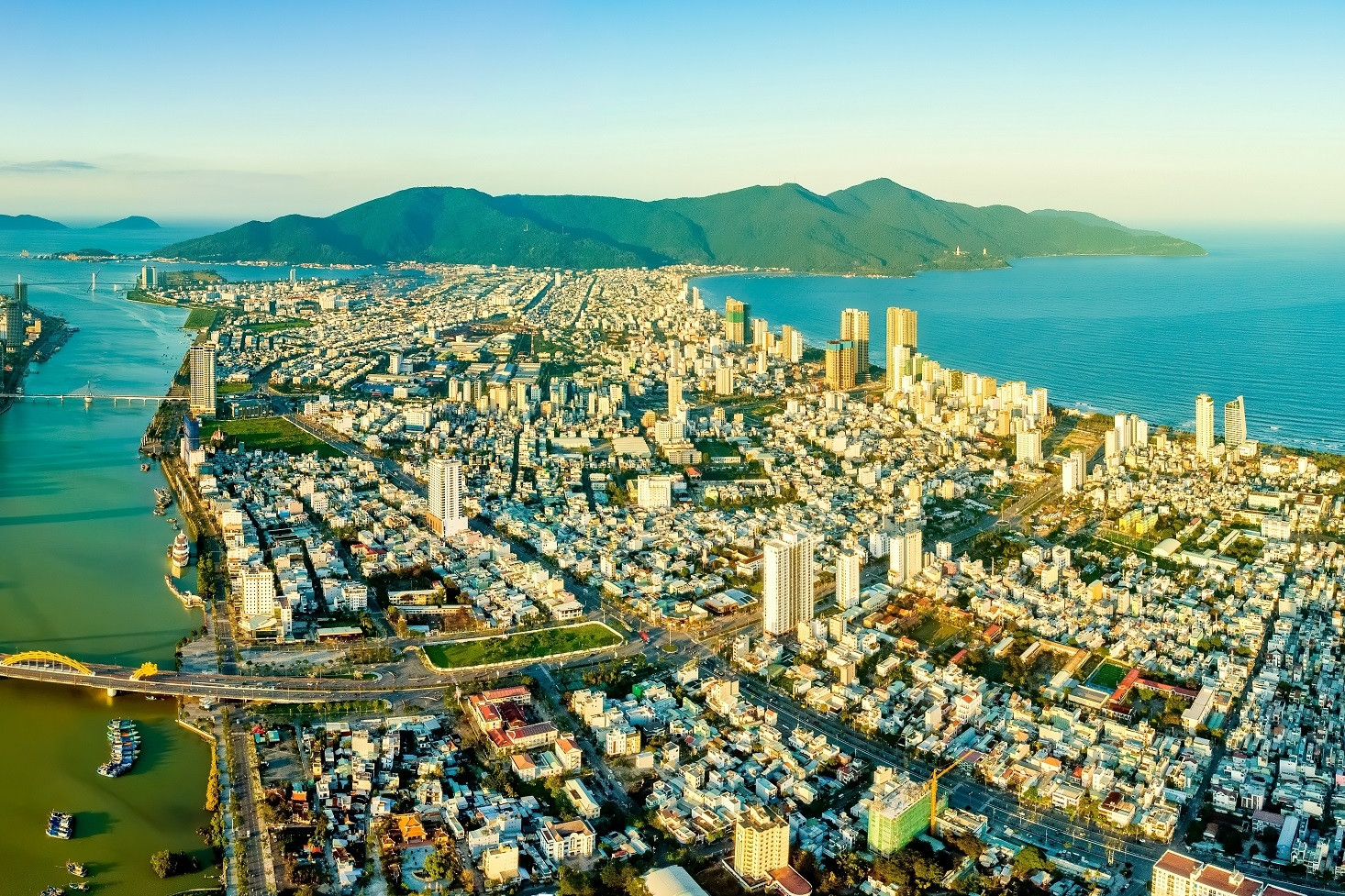 Chủ đầu tư The Legend Danang đẩy nhanh tiến độ thi công dự án