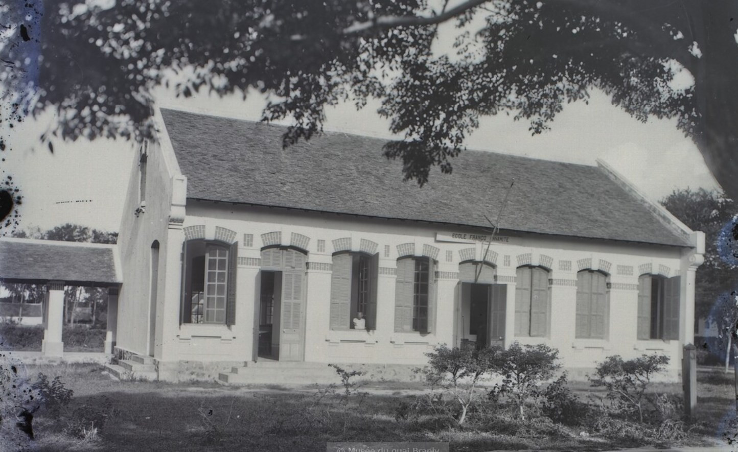 Hình 4. Trường Tiểu học Pháp Việt ở Vinh nơi Thầy Trần Phú từng dạy học.jpg