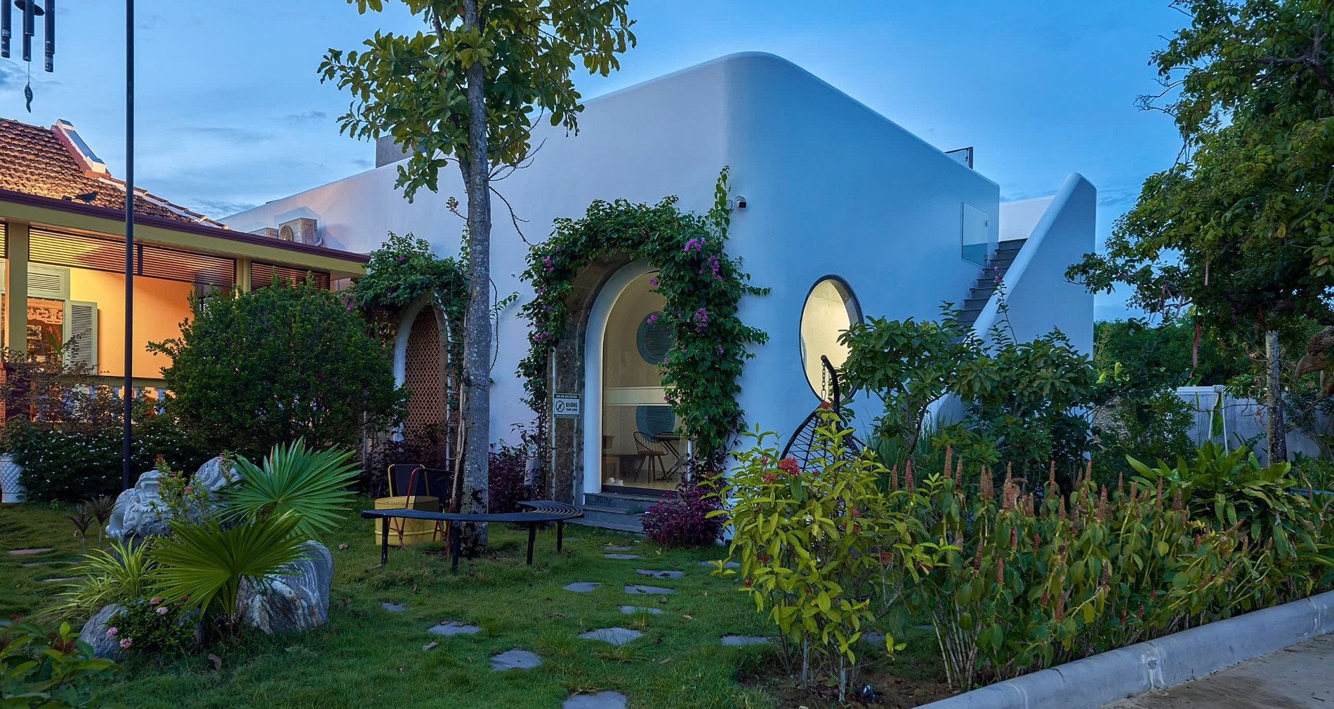 Kiến trúc sư chi 1,5 tỷ xây nhà trú bão cho gia đình và hàng xóm ở Quảng Ngãi