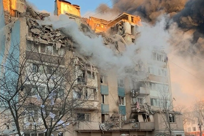 Nga phóng hơn 500 tên lửa và UAV vào Ukraine, tướng lĩnh Mỹ bất ngờ tới Kiev