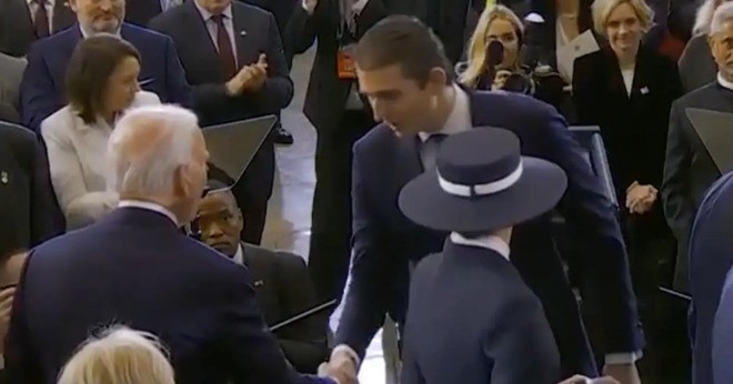 Những lời con trai ông Trump nói với ông Biden tại lễ nhậm chức của cha