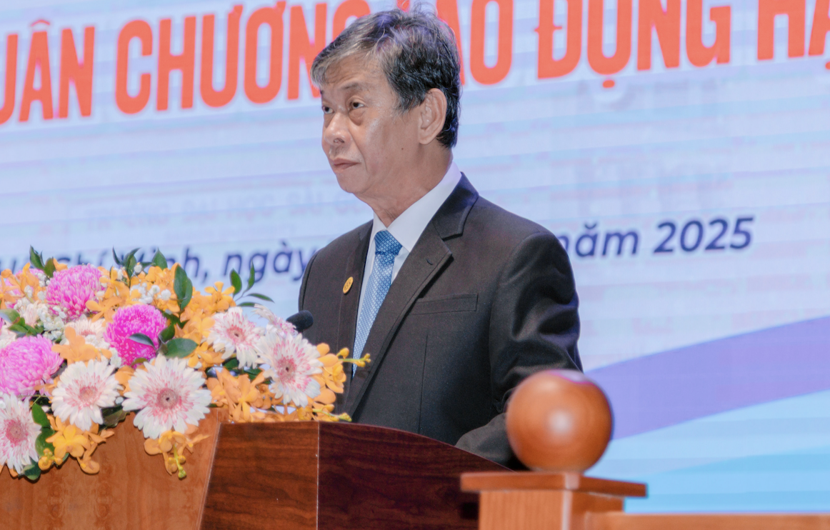 PGS Phạm Hoàng Quân