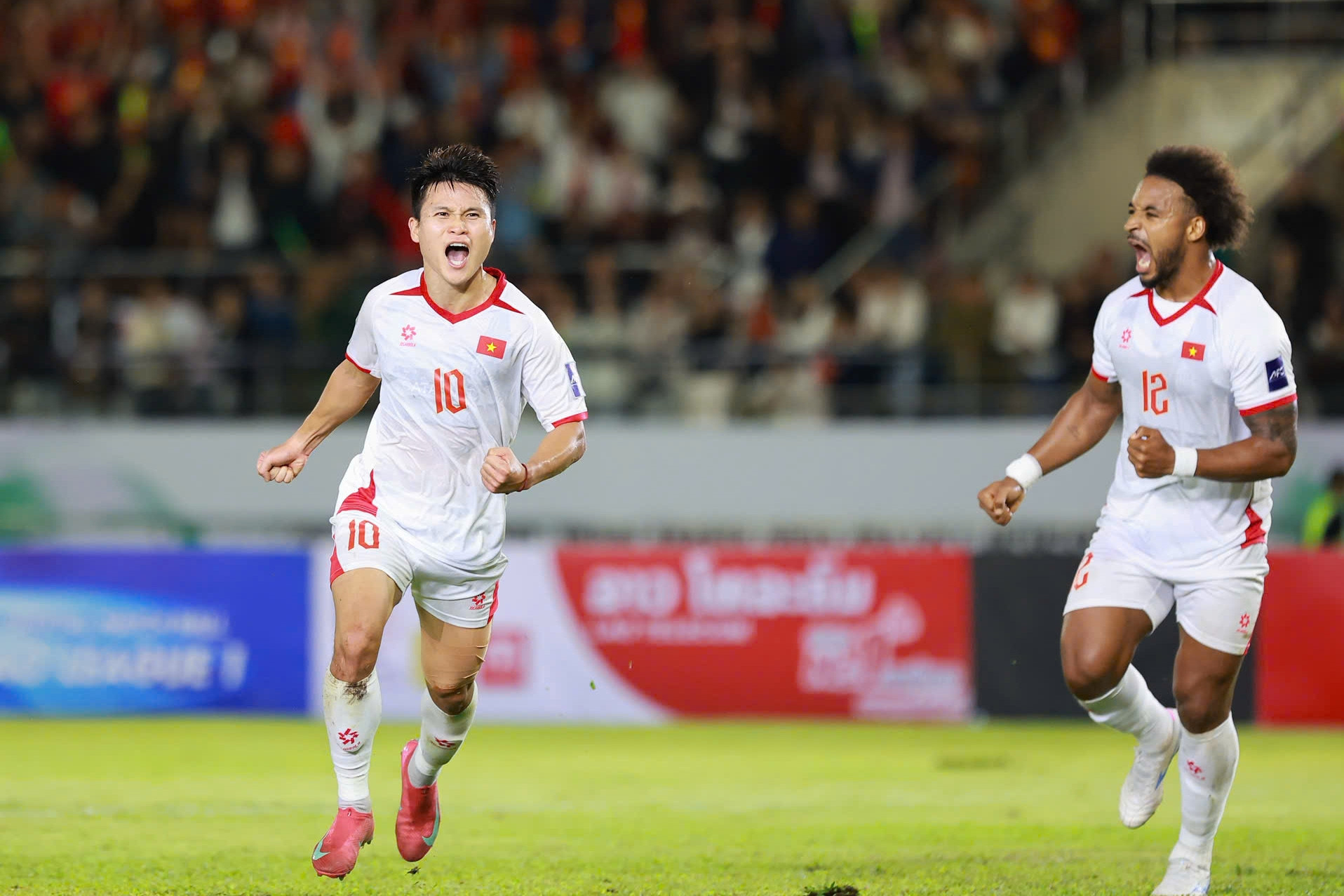 Tuyển Việt Nam thắng Lào 2-0: Tuấn Hải che mờ Tiến Linh