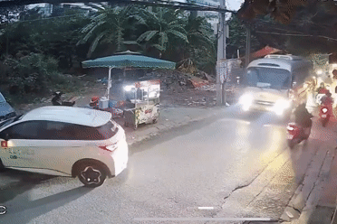 Vụ 'Teacher' lùi xe ra giữa đường bị xe khách húc đuôi: Cục CSGT chỉ ra lỗi sai