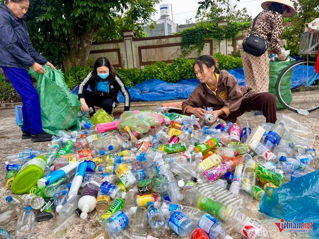 W-Bài chính luận phụ nữ NTM.jpg