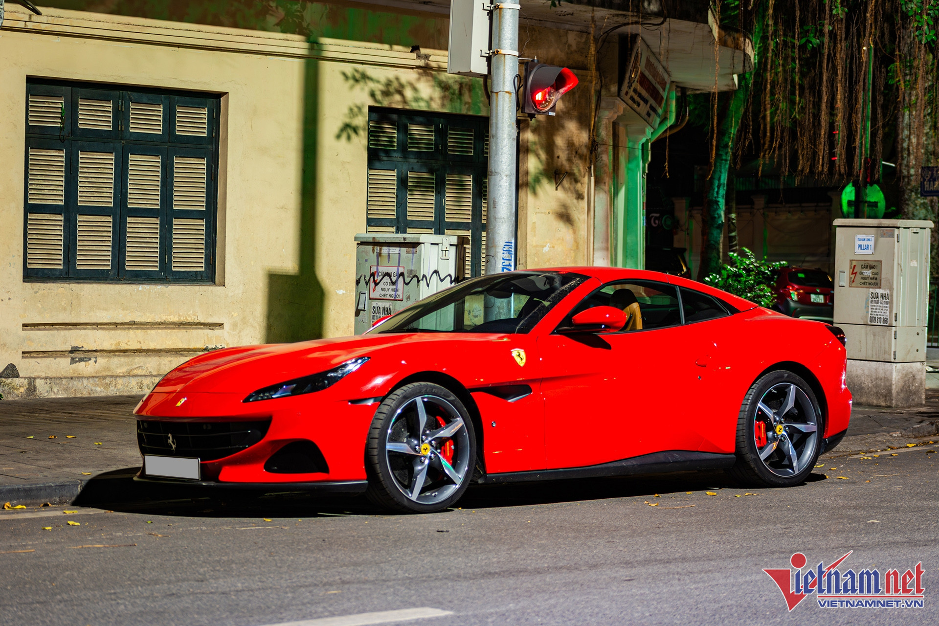 W-ferrari portofino 1.jpg