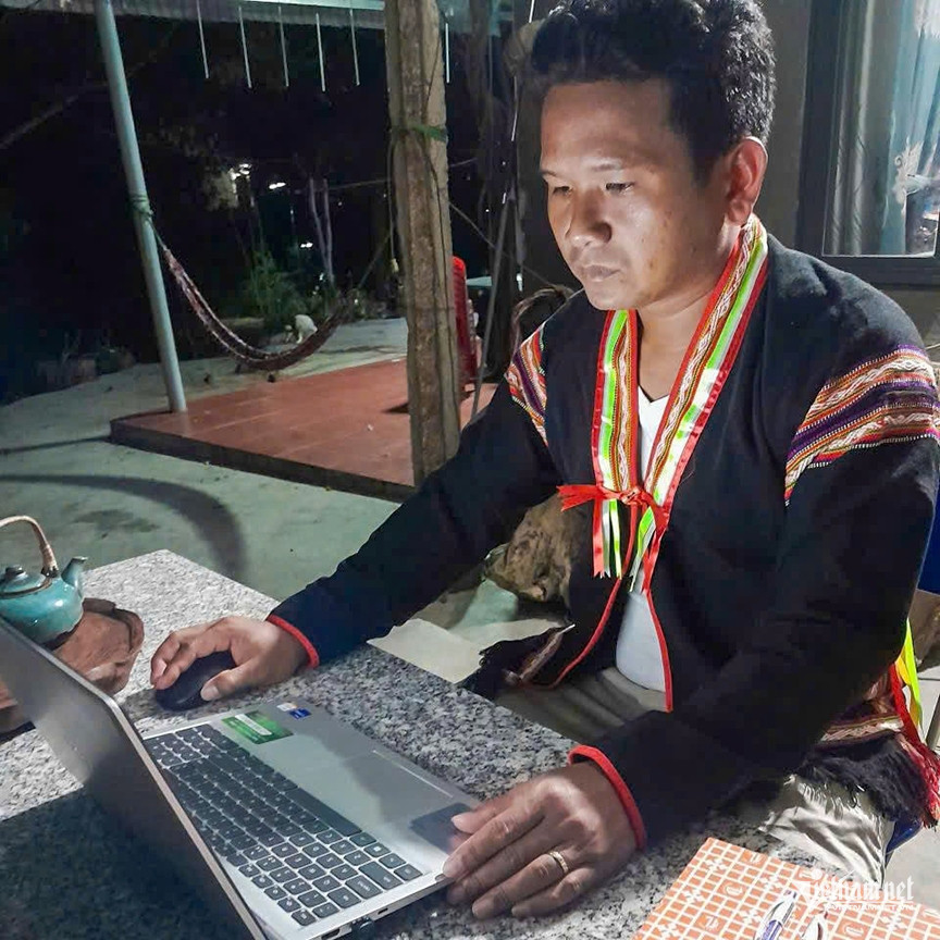 W-Hà Thế Ảnh 1.jpg