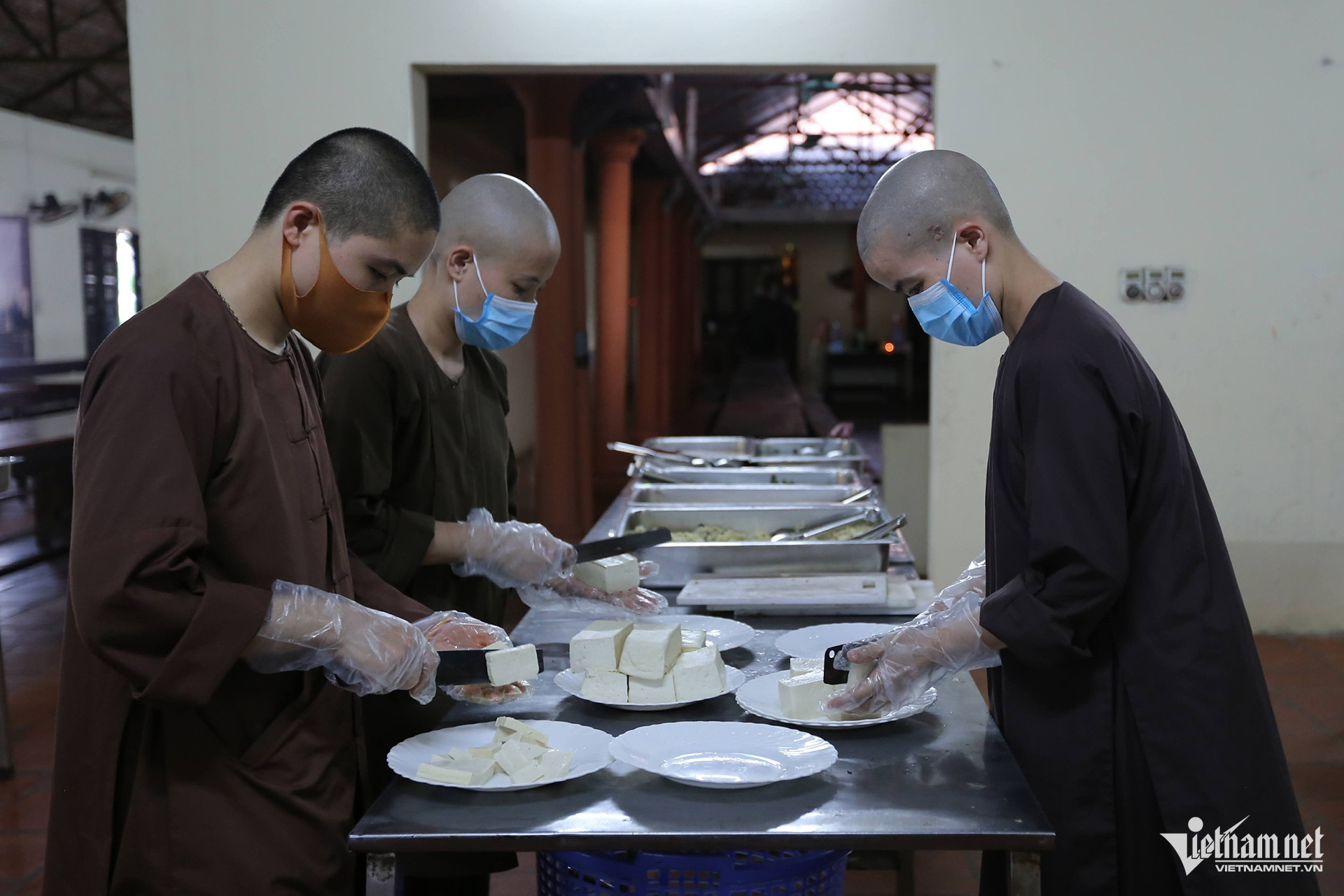 W-Một ngày của Tăng Ni HVPGVN 2.jpg