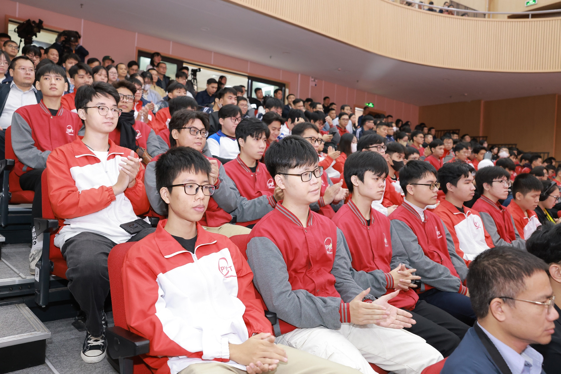 Xây dựng hồ sơ học tập suốt đời, tích hợp CSDL quản lý văn bằng