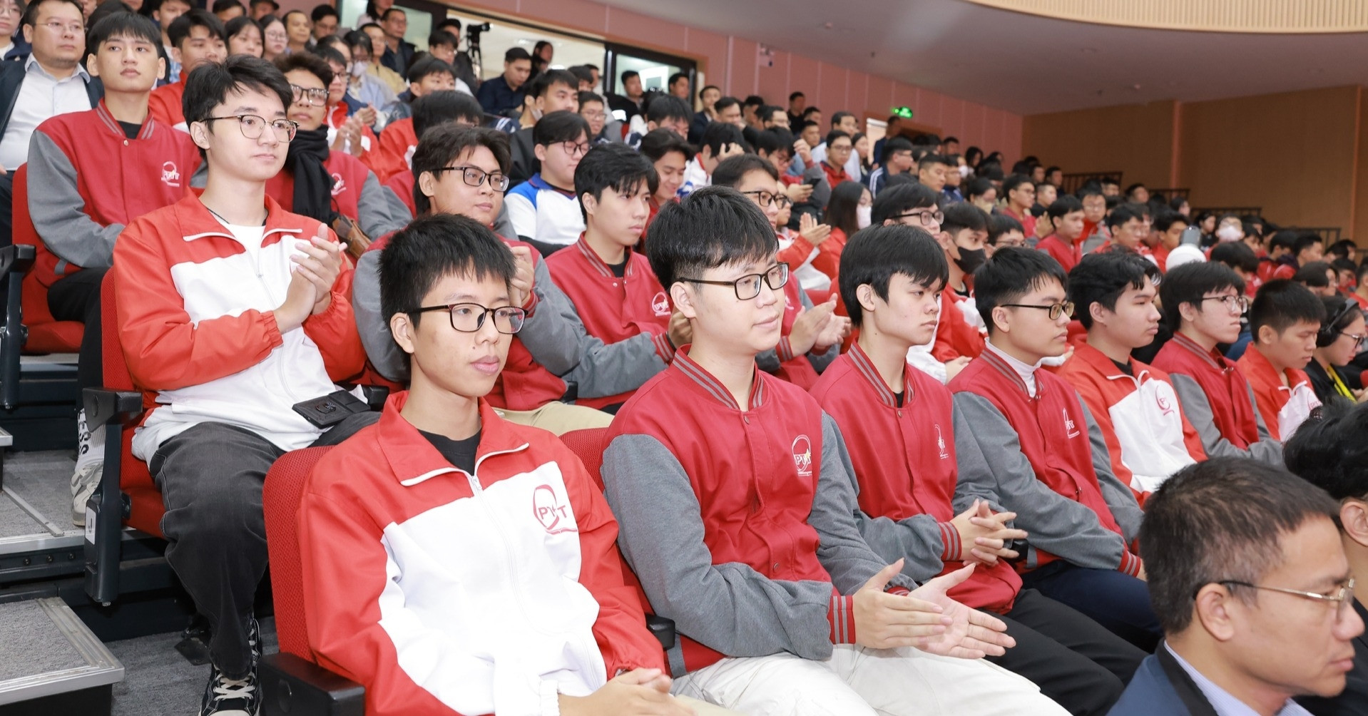 Xây dựng hồ sơ học tập suốt đời, tích hợp CSDL quản lý văn bằng