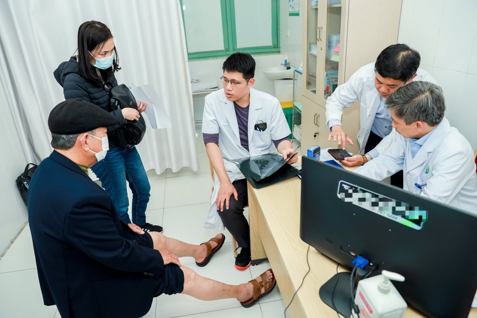 Bộ Y tế đề xuất gì để phát triển mạng lưới điều trị, chăm sóc người cao tuổi?