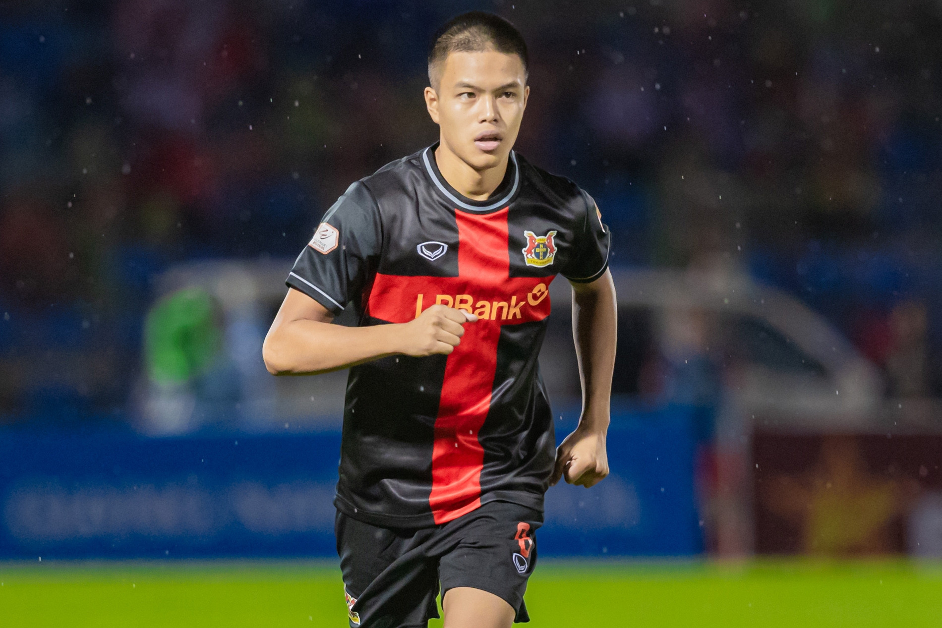 Cầu thủ Việt kiều báo tin vui với HLV Kim Sang Sik