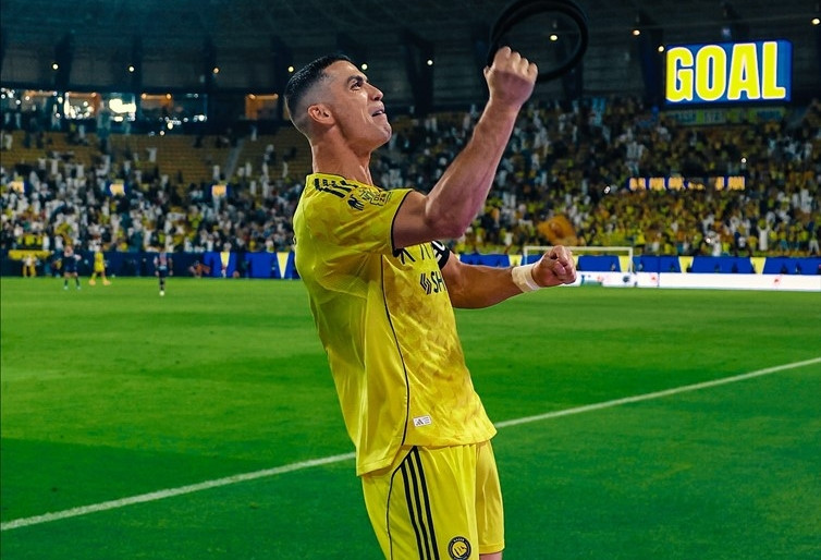 Ronaldo hóa người hùng, Al Nassr thắng ngược nghẹt thở