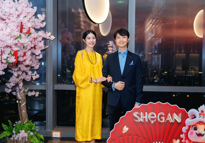 Á hậu Thúy Vân cảnh báo tài khoản giả mạo