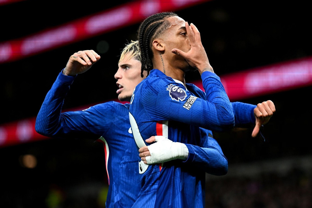Joao Pedro giải cơn khát bàn thắng, Chelsea đánh bại Tottenham