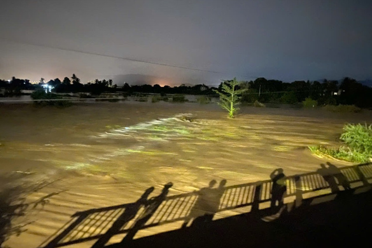 Vỡ hồ chứa ở Lâm Đồng, 3 người trong một gia đình bị cuốn trôi