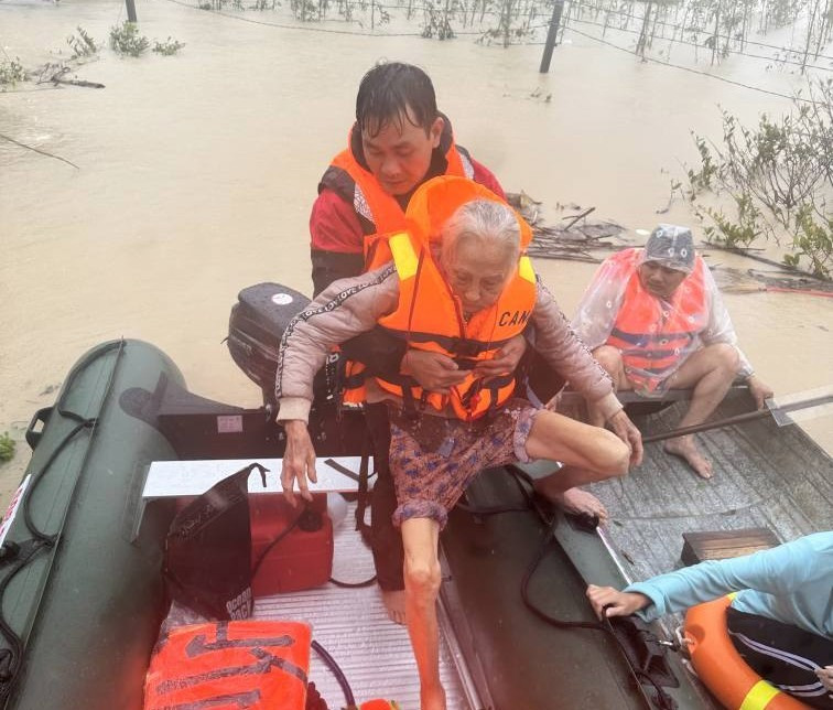 584665684_10239674537866696_6151541560619524400_n (1).jpg