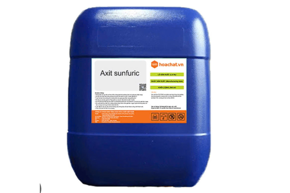 100 can axit sunfuric bị cuốn trôi trong lũ, công an phát cảnh báo nguy hiểm