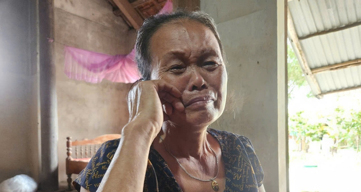 Bán bò lấy tiền cứu chồng ung thư, bà ngoại kiệt quệ nuôi 2 cháu mồ côi