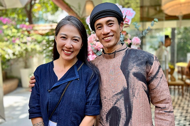 Vợ ca sĩ Phạm Anh Khoa: Tôi không hẳn là phao cứu sinh của chồng