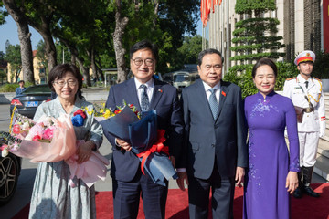 Chủ tịch Quốc hội Hàn Quốc dự khán phiên họp Quốc hội Việt Nam, thăm khu khảo cổ