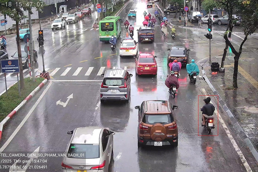 Danh sách ô tô, xe máy ở Hà Nội vi phạm do camera AI phát hiện