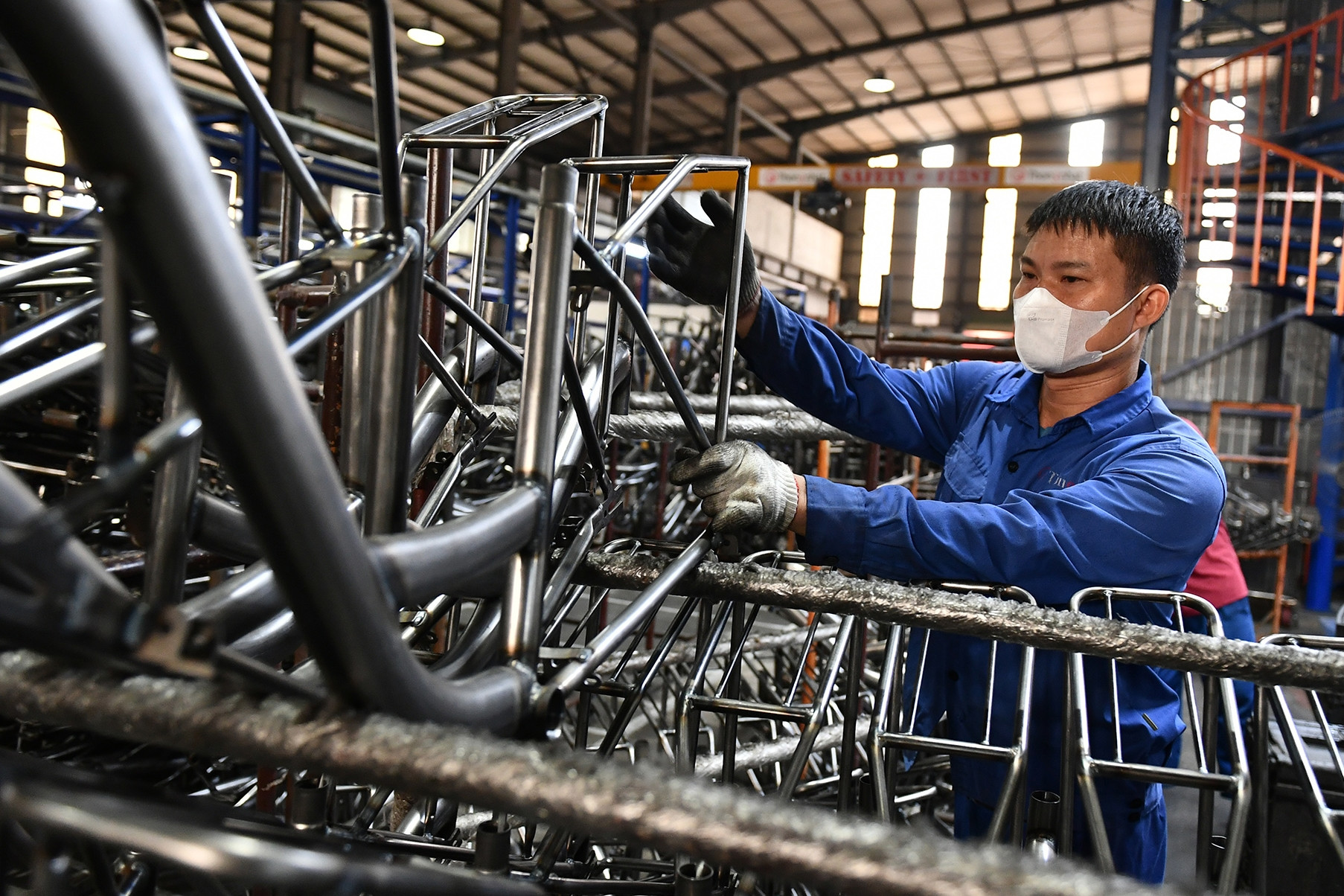 Hồi phục sản xuất công nghiệp hỗ trợ vẫn cần 