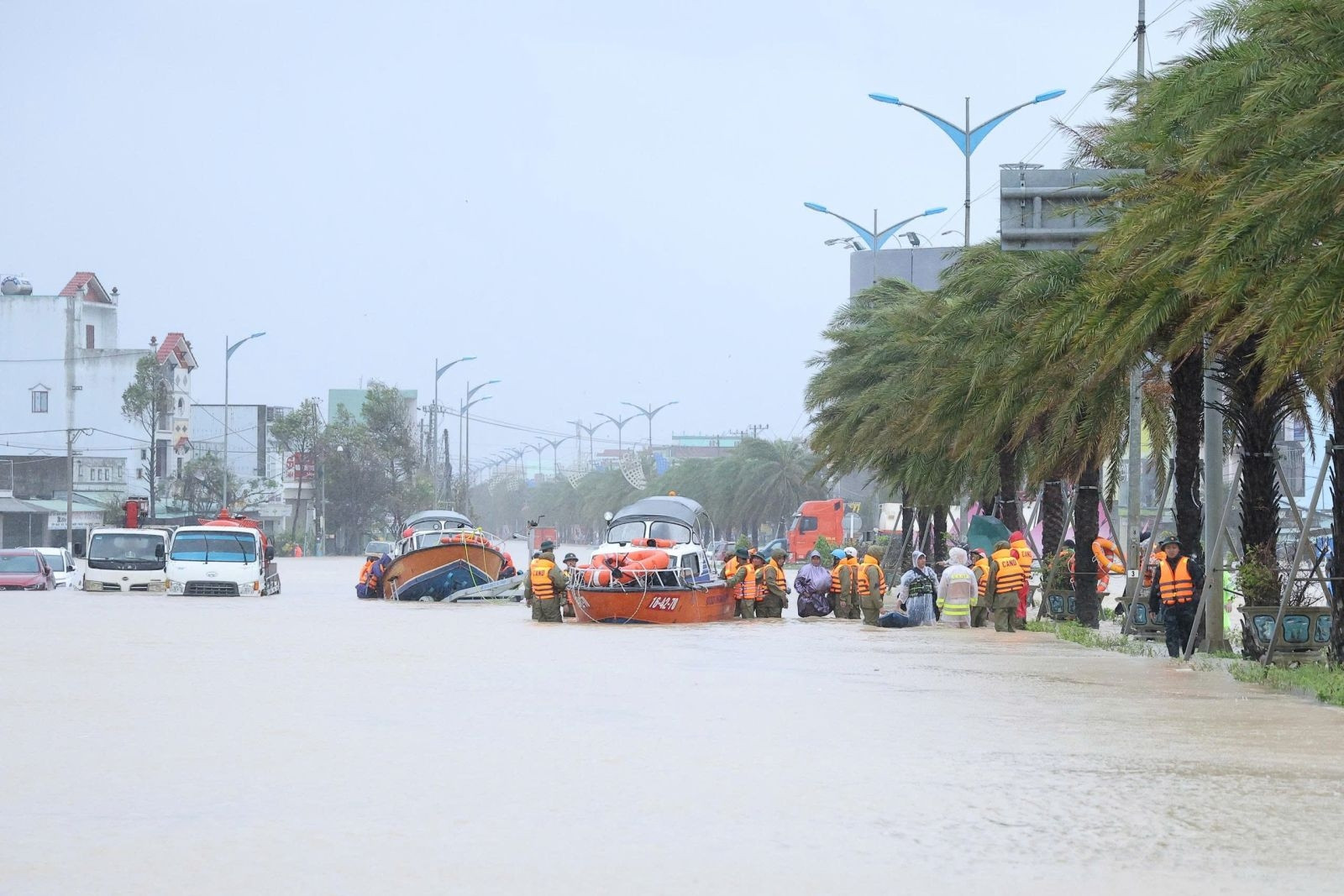 Lũ lên nhanh, hơn 19.200 ngôi nhà ở Gia Lai ngập sâu trên 1,5m