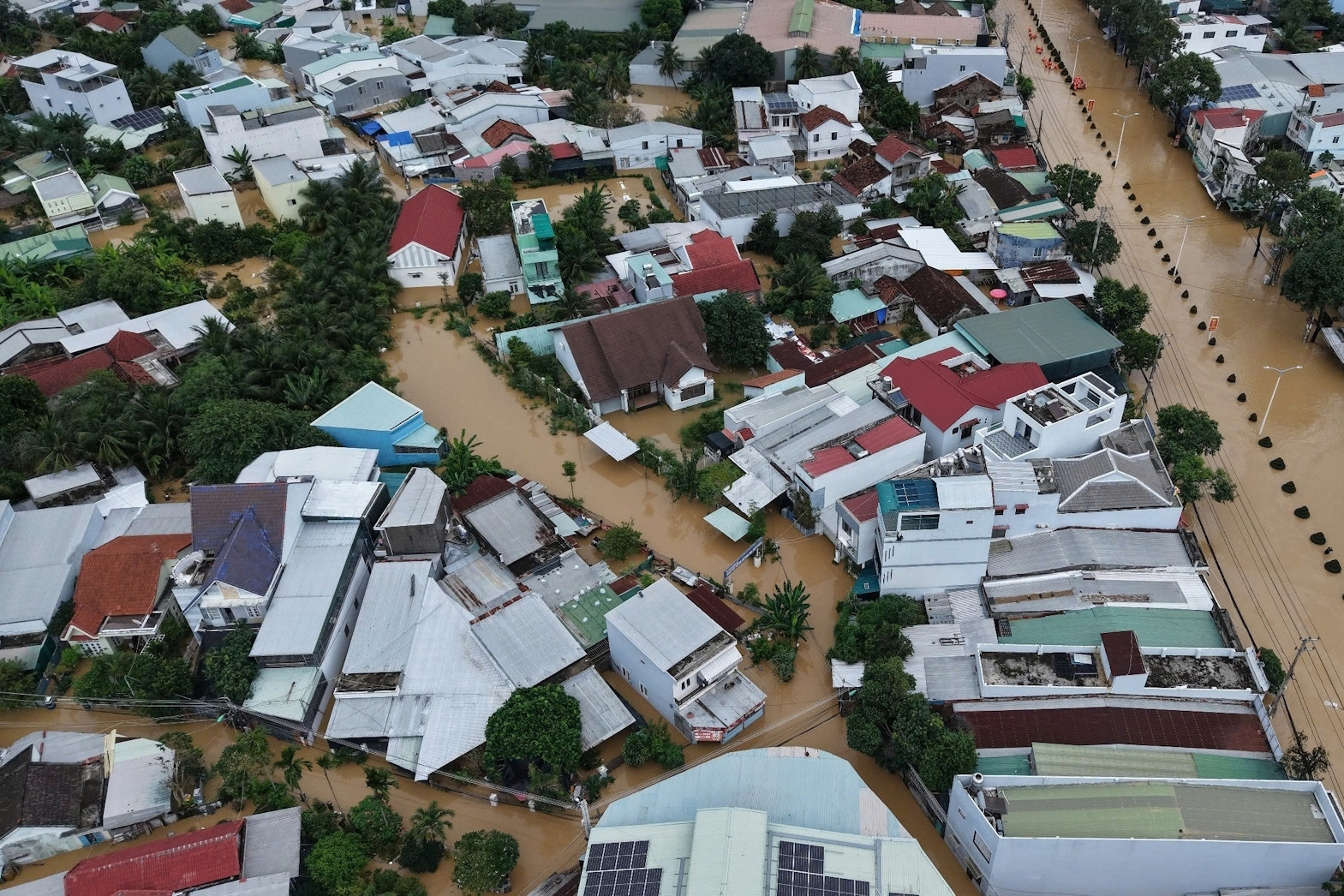 Mưa lũ lịch sử ở Nam Trung Bộ: Điều gì bất thường, diễn biến những ngày tới ra sao?